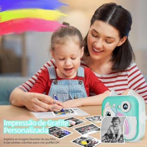Impressão de grafite personalizada, mãe e filha colorindo as fotos impressas com canetinha