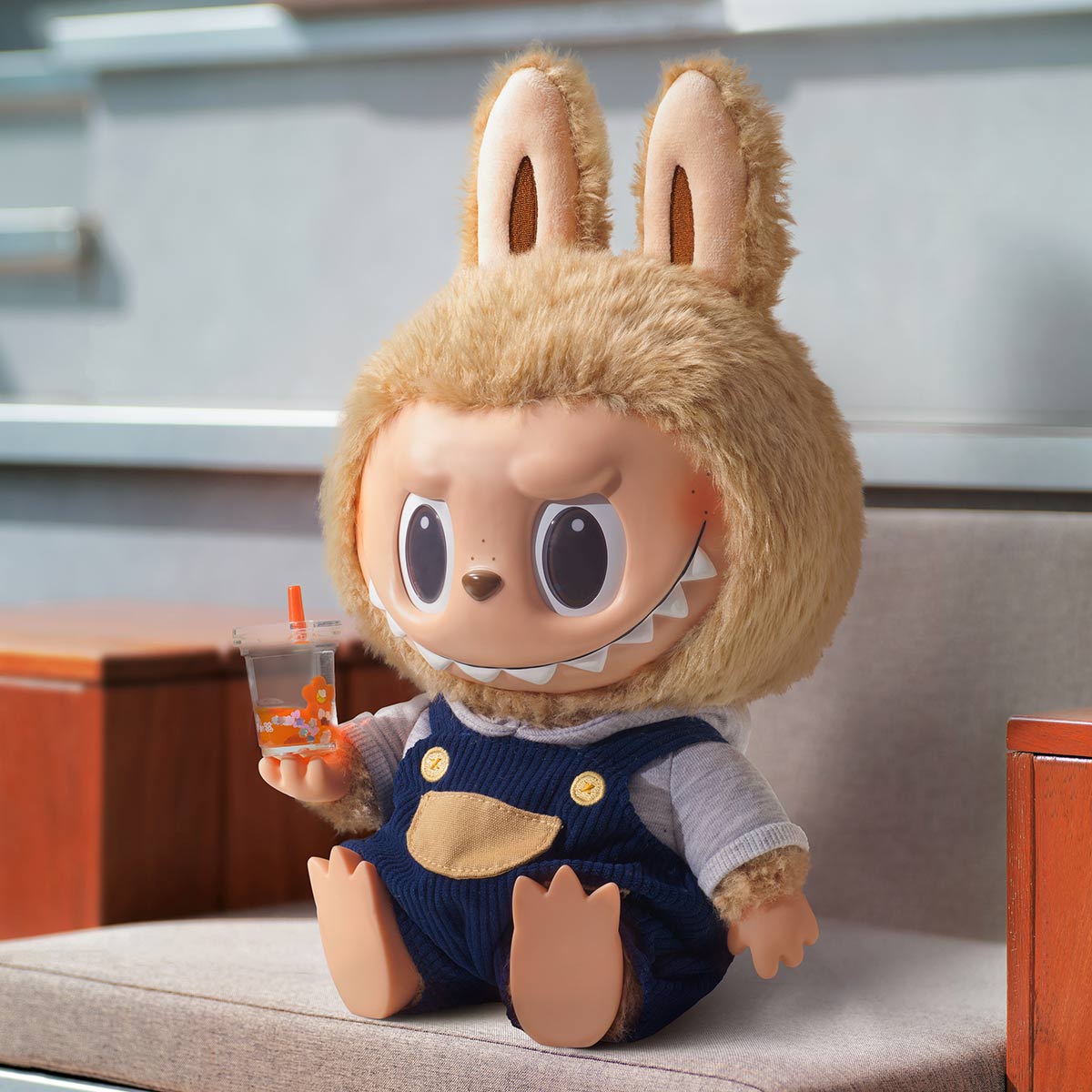 Fãs de LABUBU – Hora de relaxar com a boneca de vinil de pelúcia